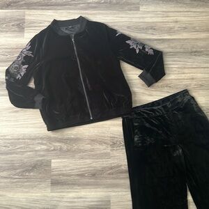 IBlack Embroidered Sleeves Velour Wide leg set   12